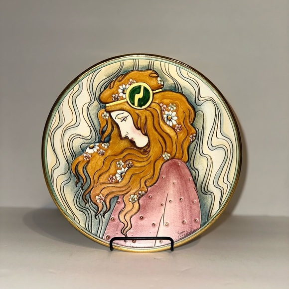 Veneto Flair La Belle Femme Series Lily Plate V Tiziano Hand Painted Italy #5034 - Picture 3 of 4